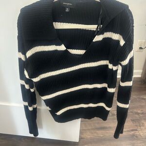 Banana Republic Black and Cream V-Neck Sweater